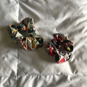 pack of 2 disney scrunchies!